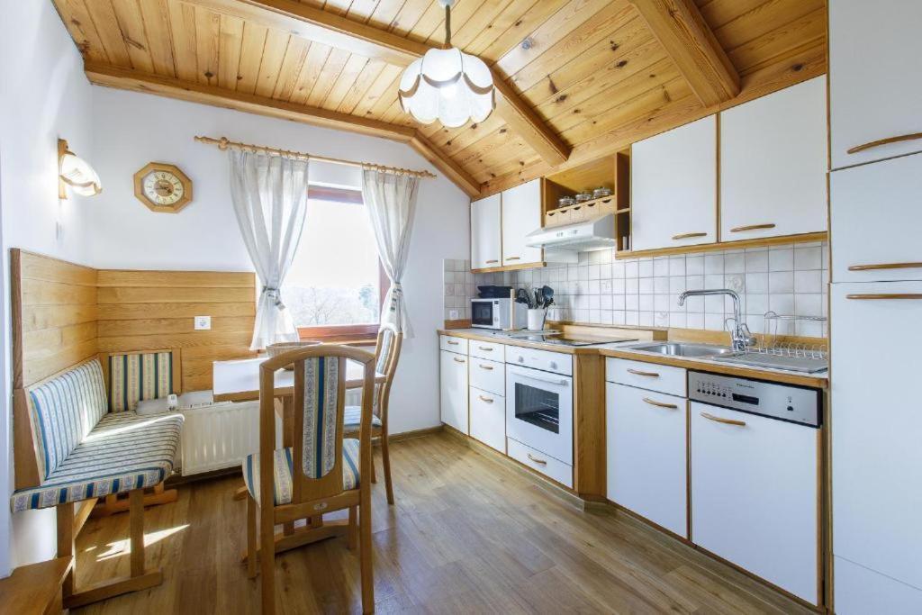 Alpinia Apartments ブレッド エクステリア 写真
